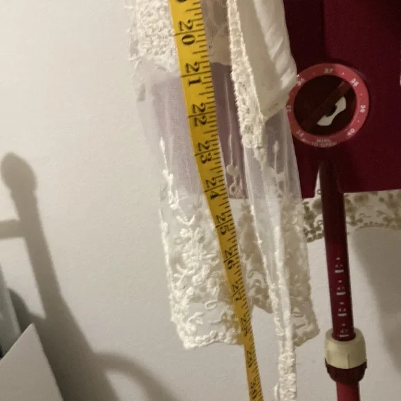 Band of Gypsies Boho Sheer
Lightweight lace lined Vest Size M cream/ivory color - Picture 3 of 11